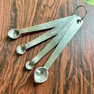 Vintage Mini Measuring Spoons Set – Dash Nip Smidgen Pinch Stainless